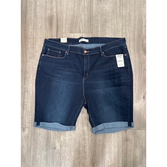 Signature Levi Strauss Gold Mid-Rise Bermuda Shorts Size 24 W37 - Picture 1 of 6